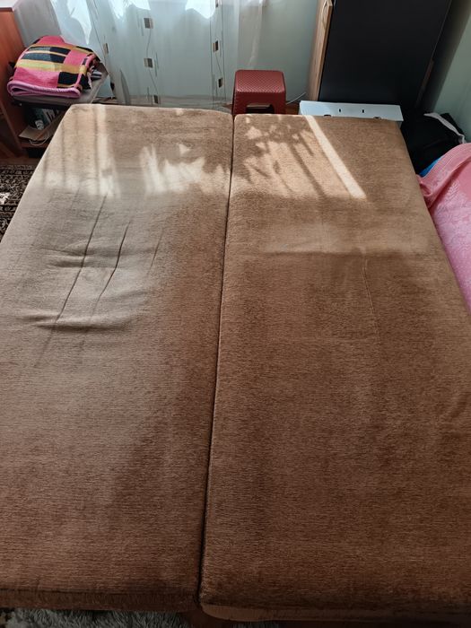 Диван. Добре запзен