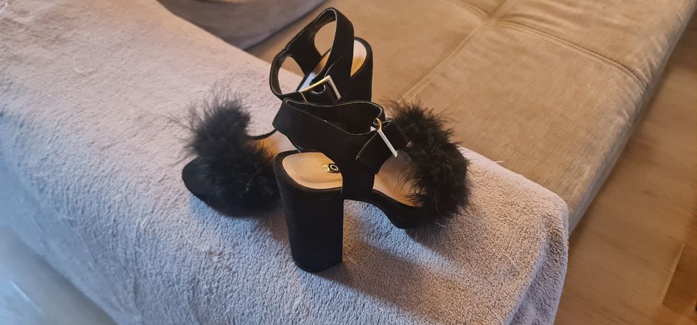 Sandale fashion cu blăniță