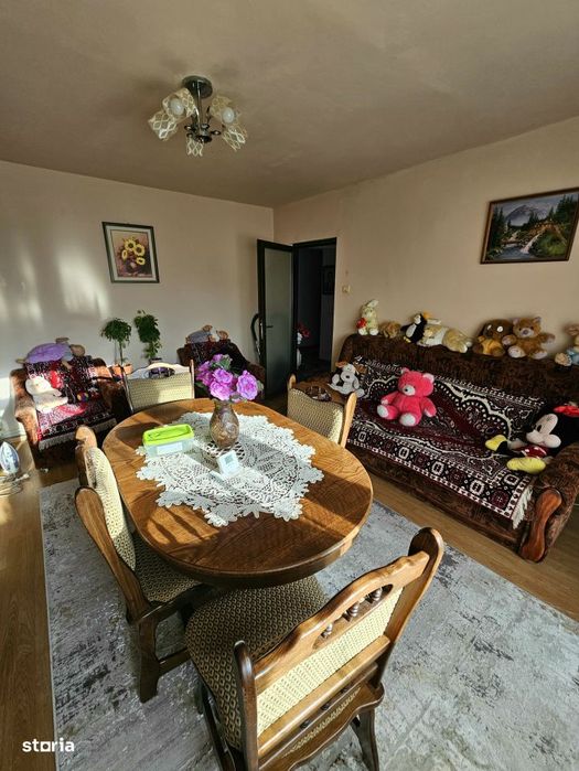 Apartament 4 camere, 78 mp, 2 bai, 2 balcoane – zona linistita, str.