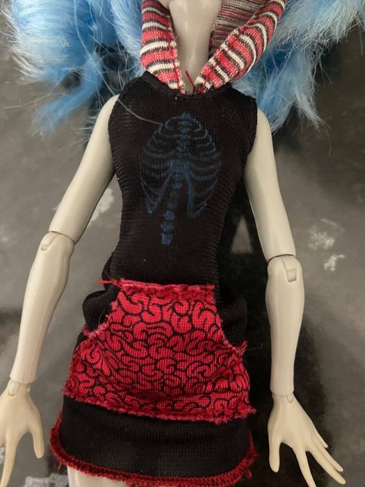 гулия монстр хай