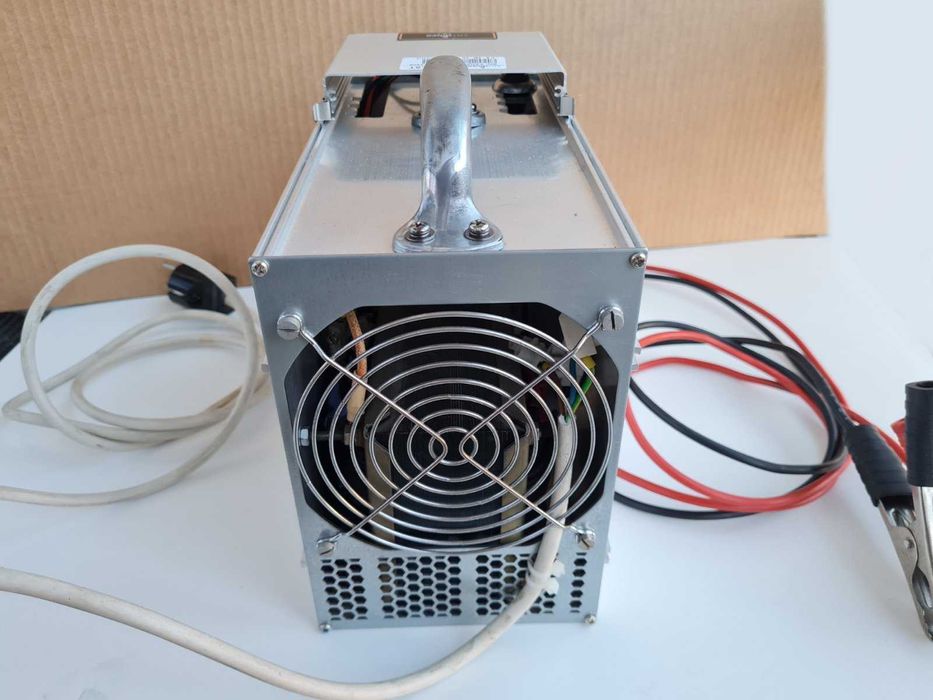 12V Токоизправител за стартиране на двигателя при изтощен акумулатор