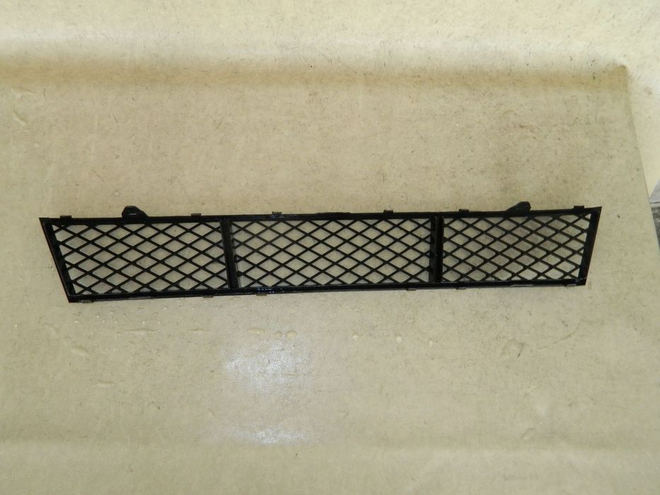 Grila centrala dintre proiectoare, BMW Seria 5, F10  /  F11, 2009, 2010, 2011, 2012, 2013,, 51117285950
