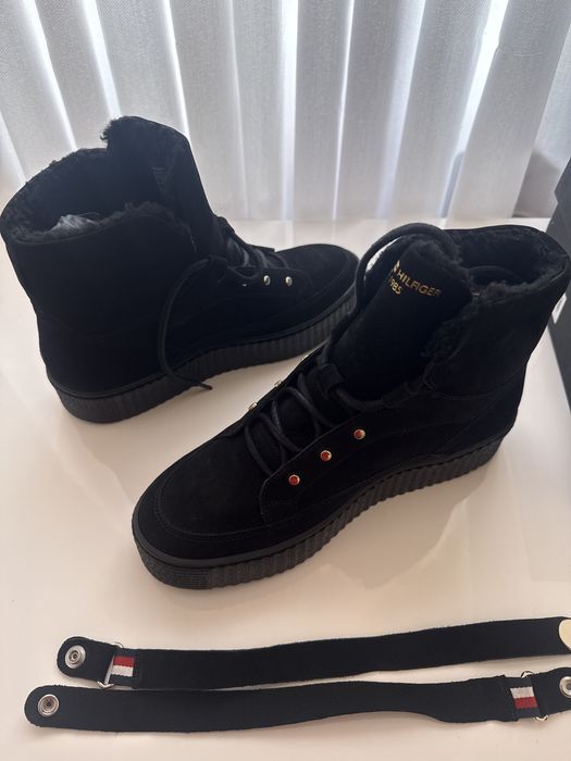 Tommy Hilfiger cizme imblanite 39 in cutia originala