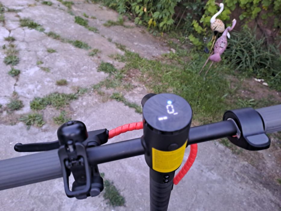 Vând trotineta xiaomi scooter elite 4