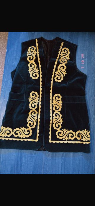 Продам национальные жилетки