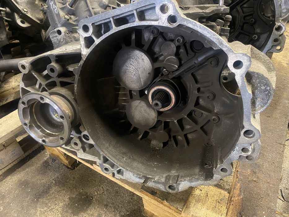 Скоростна кутия Пасат б6 200кс Октавия