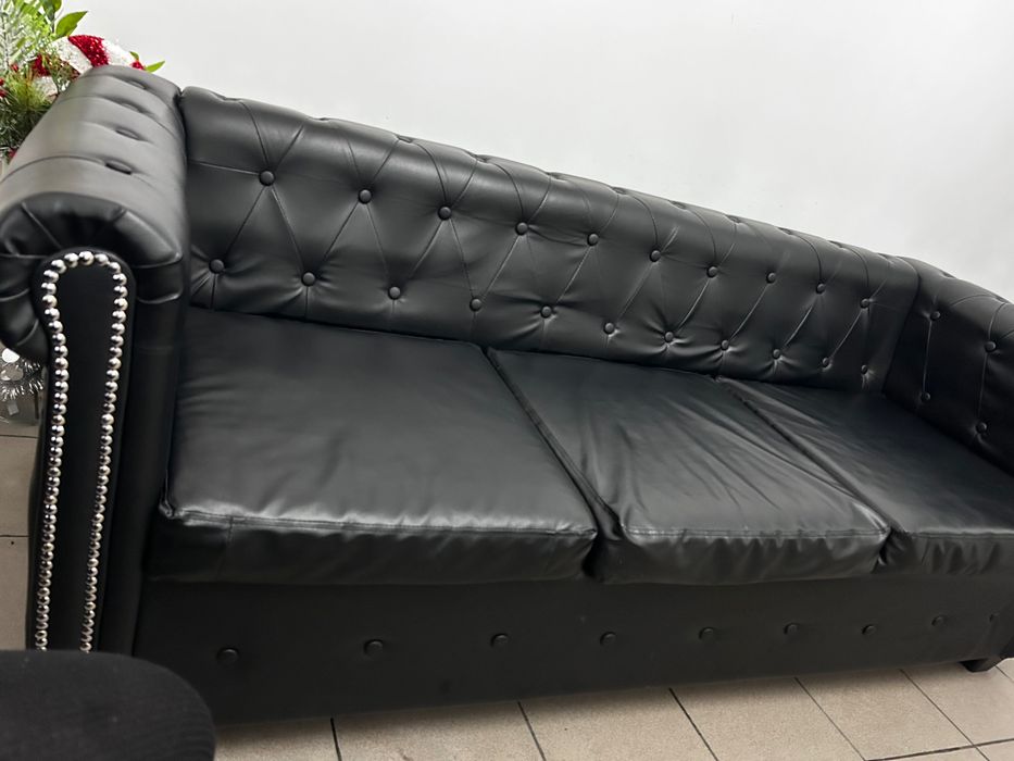 Canapea Chesterfield cu 3 locuri