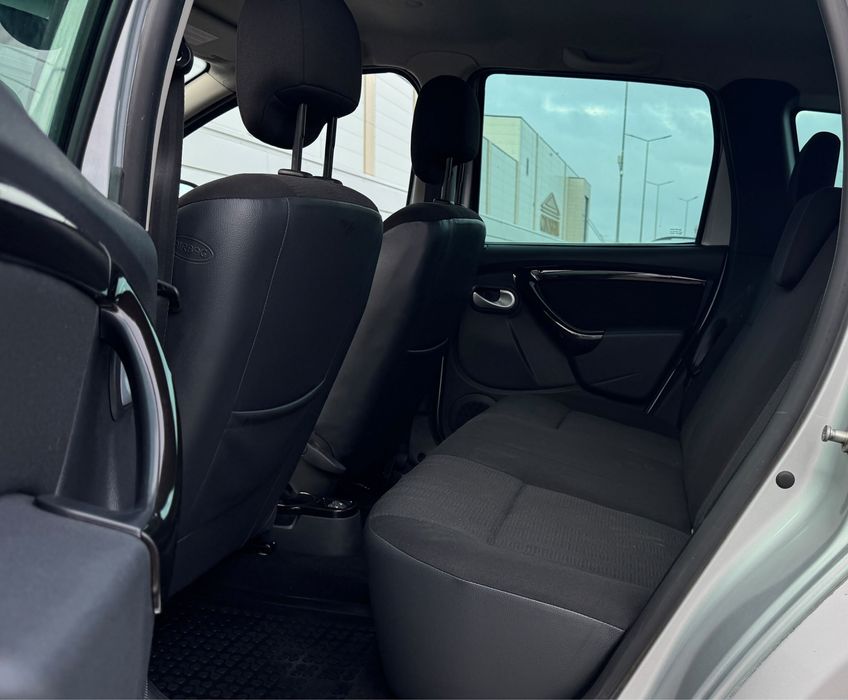 Dacia Duster 1.5 dci / 110 cp 4x4 An 2011 cu doar 34.000 km reali