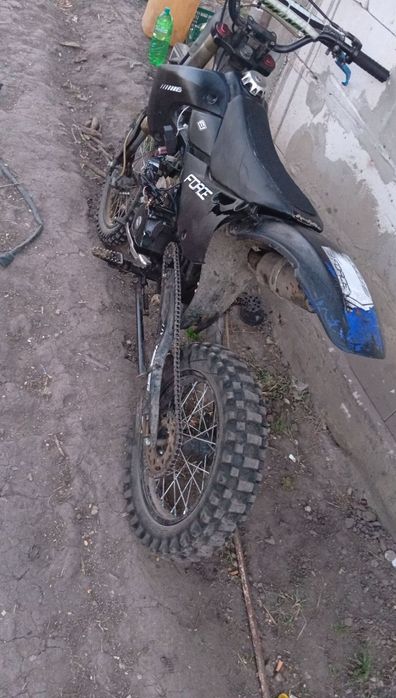 Vând cross de 125
