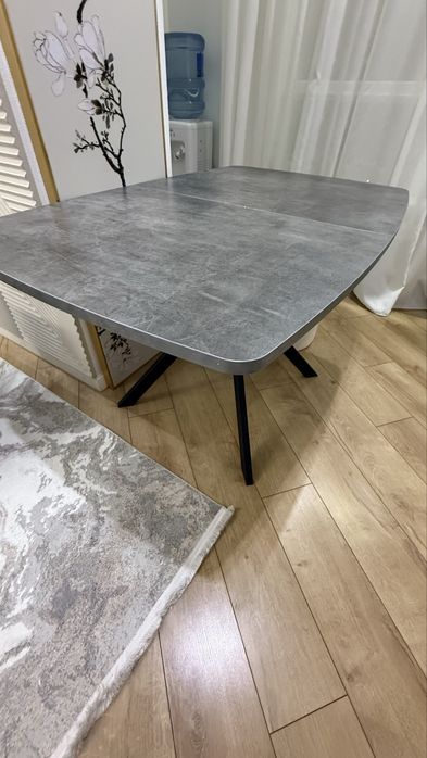 Продам кухонный стол