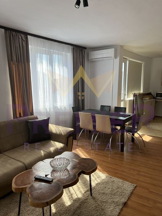 Дава се под наем Тристаен апартамент в Варна, Колхозен пазар - 110 кв.м за 612 € - Снимка #2