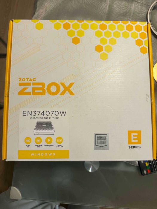 ZOTAC ZBOX MAGNUS EN374070W – | i7-13700HX | RTX 4070 | 16GB DDR5 | 1TB SSD