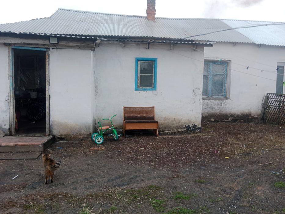 Продается дом 3 комнатный торг есть