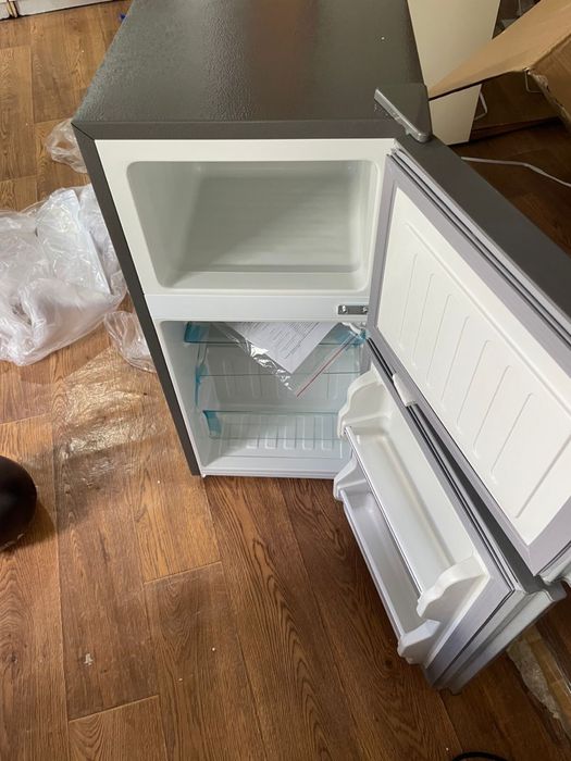 Продам холодильник барный