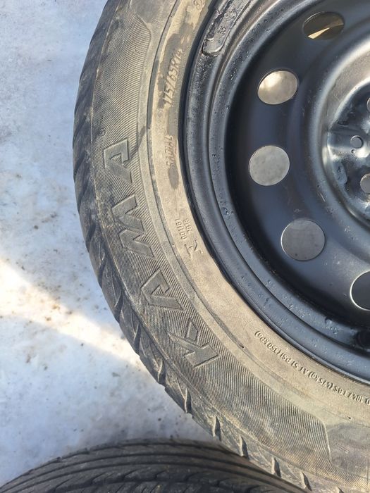 Продам комплект шин р14