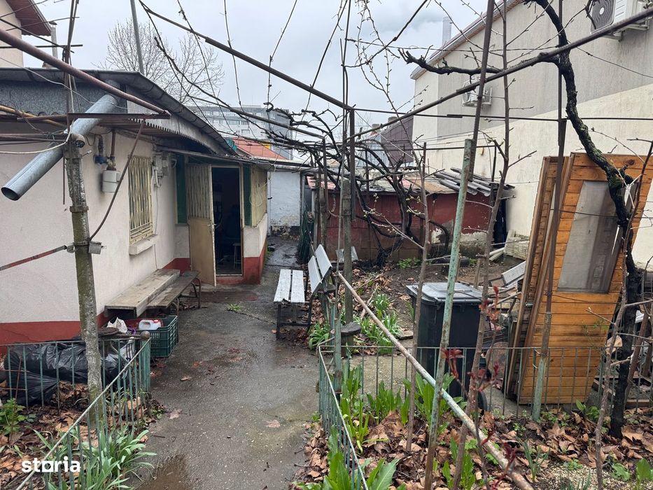 Berceni Luica teren cu casa de vanzare