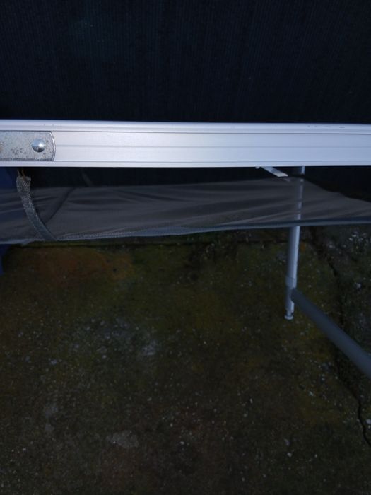 Продавам маса за къмпинг