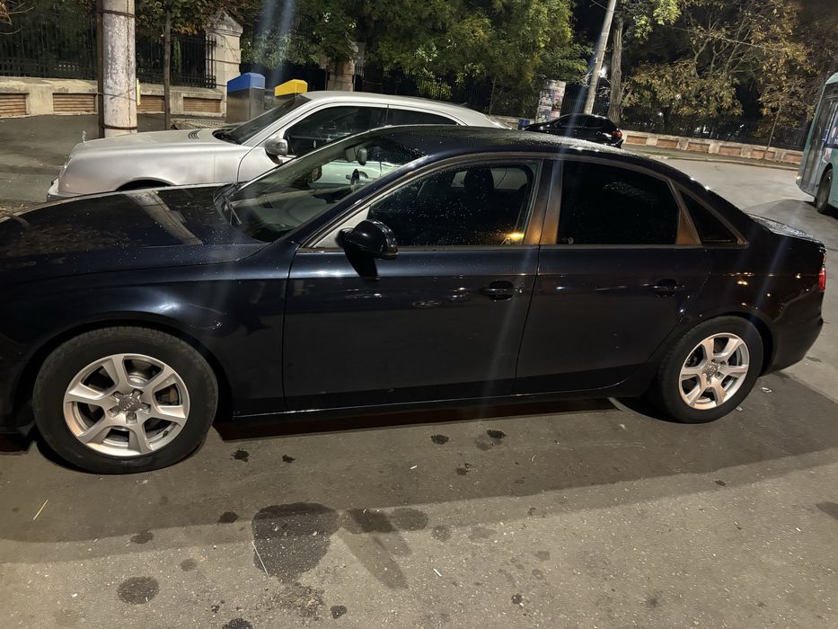 Audi A4 2012 sedan