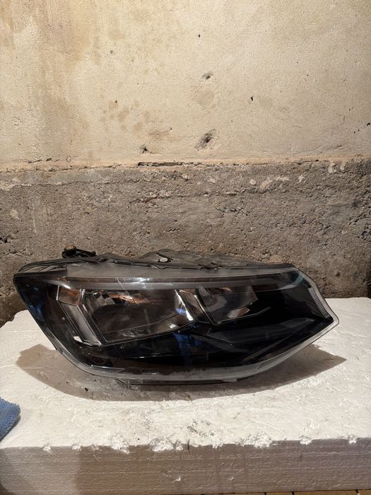 Оригинален фар за VW Caddy
