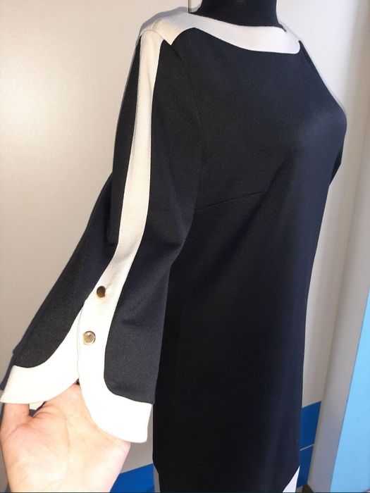 Rochie Apart mărime 36.