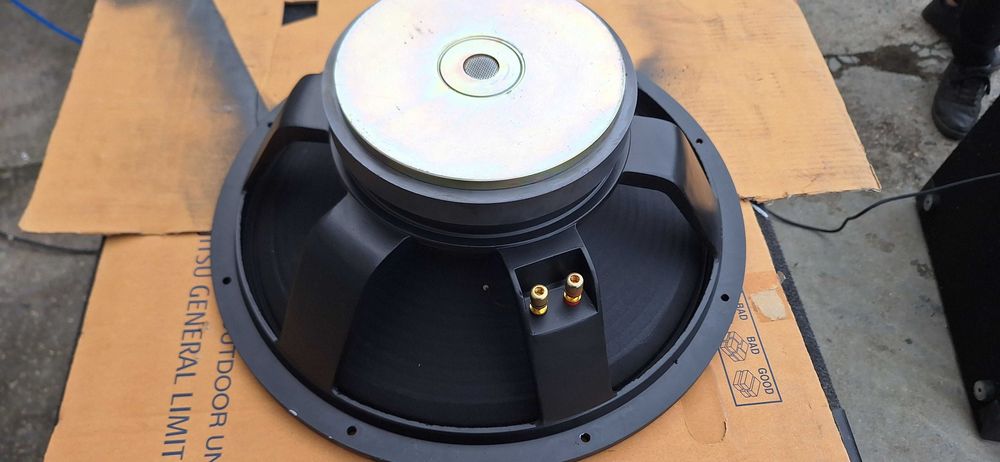 2 броя бас каси 18 инча 600w 4 ома  шперплат