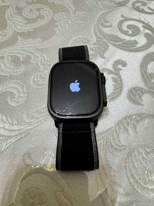 Apple Watch Ultra 3 (49mm, Black Titanium)