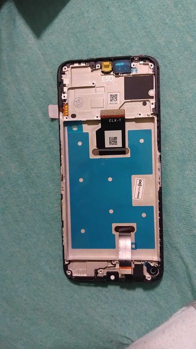 Продавам дисплеи с рамка за HONOR X7b