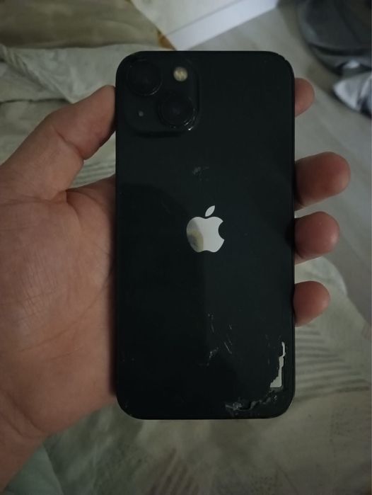 Продам Айфон 13