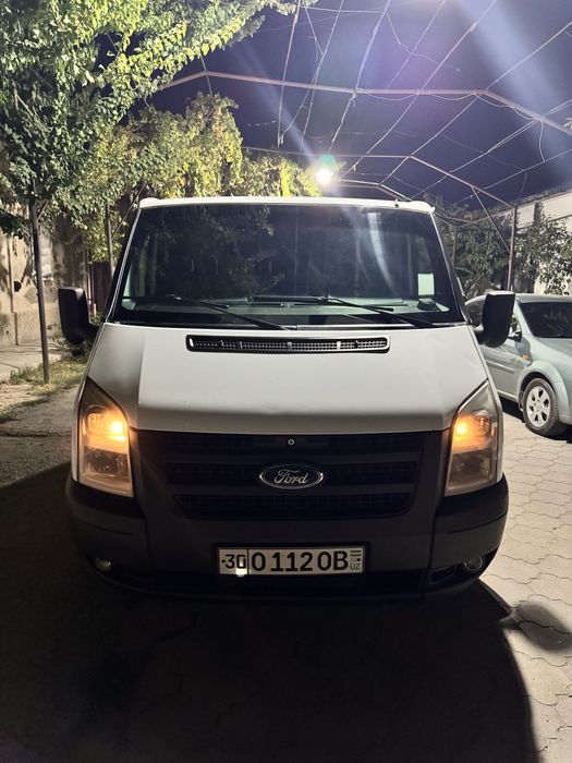 Ford transit sotiladi
