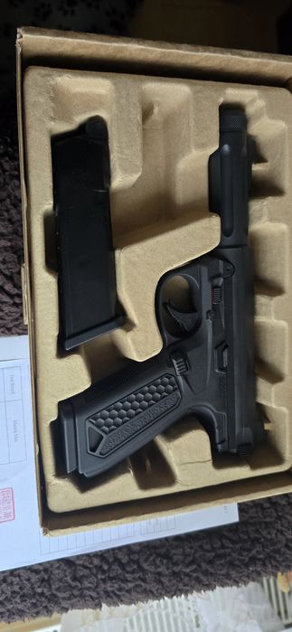 Airsoft пистолет  аап 01