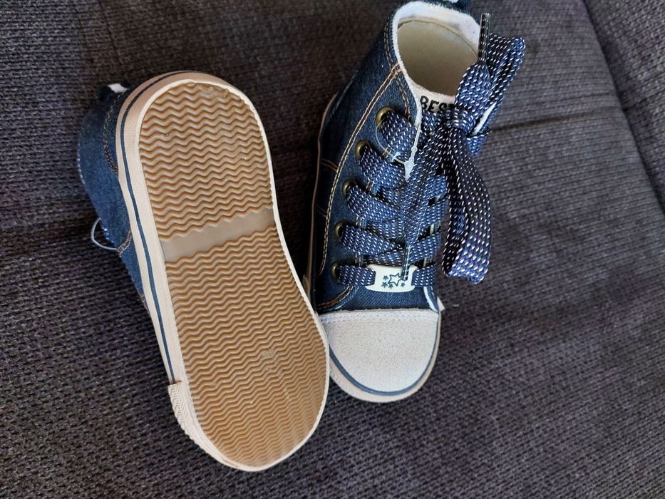 Нови маркови Кецове Next 24 номер