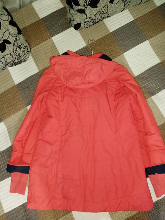 Продам куртку за 3500