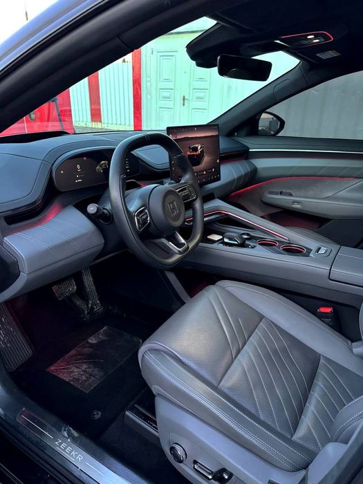 Zeekr 001  nasiya savdo