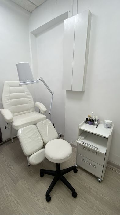 Вытяжка для педикюра 4blanc