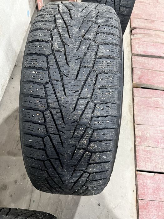 Зима  шипы  285/60/18