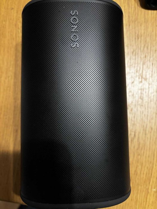 Sonos представя Play, мощен, преносим Bluetooth високоговорител, черен