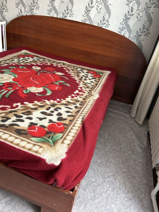 Продам кровать шкаф тумба