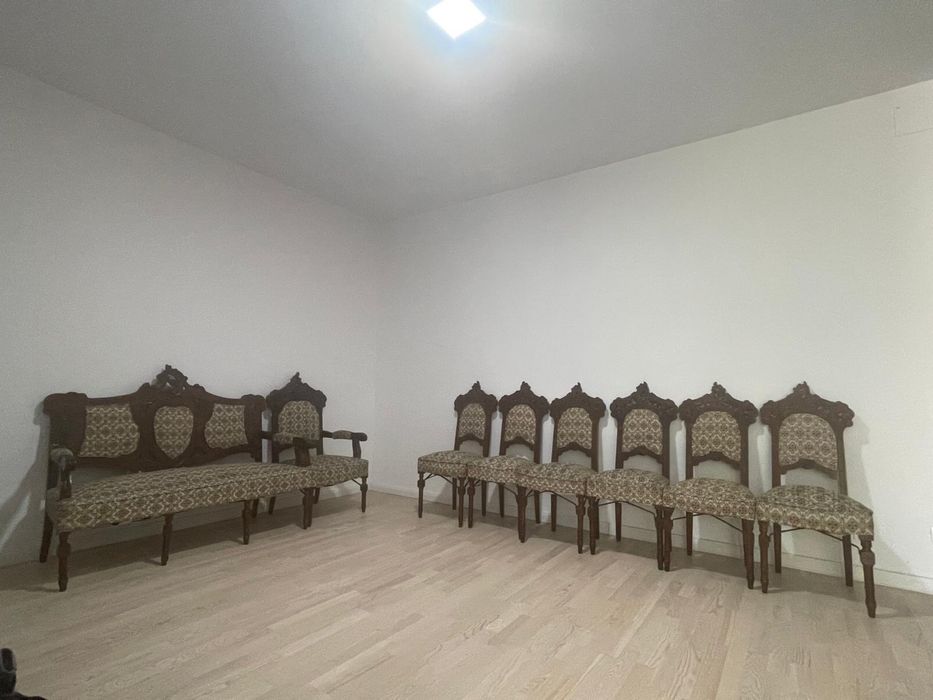 Mobila veche sculptata