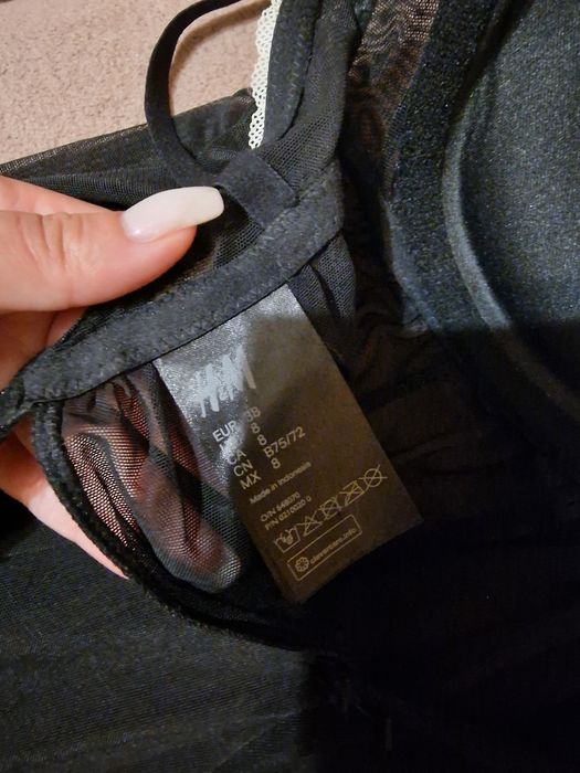 Lenjerie sutien si voal