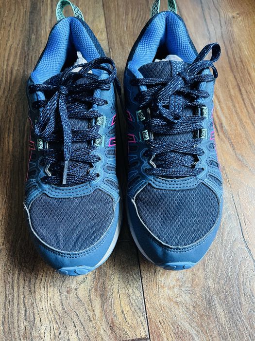 Сини Asics unisex.