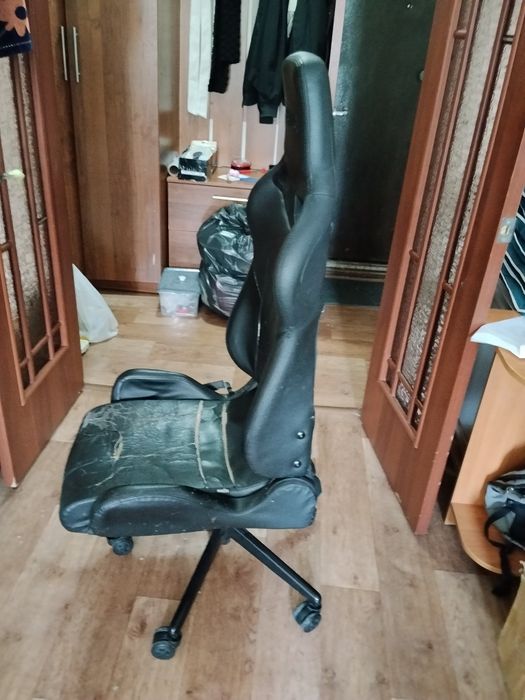 Игровое кресло / компьютерное кресло
