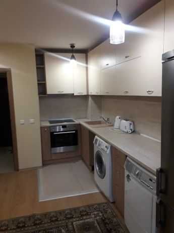 Дава се под наем Тристаен апартамент в Бургас, Център - 100 кв.м за 178.5 € - Снимка #1