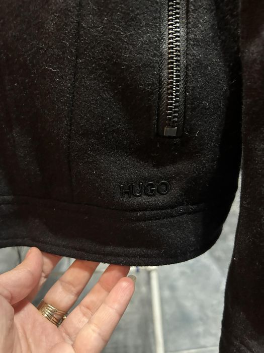 Оригинално мъжко палто Hugo Boss, S-M размер, отлично състояние