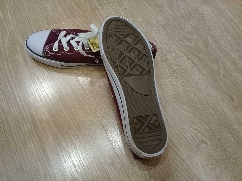 продам  ботинки, кеды - все новое