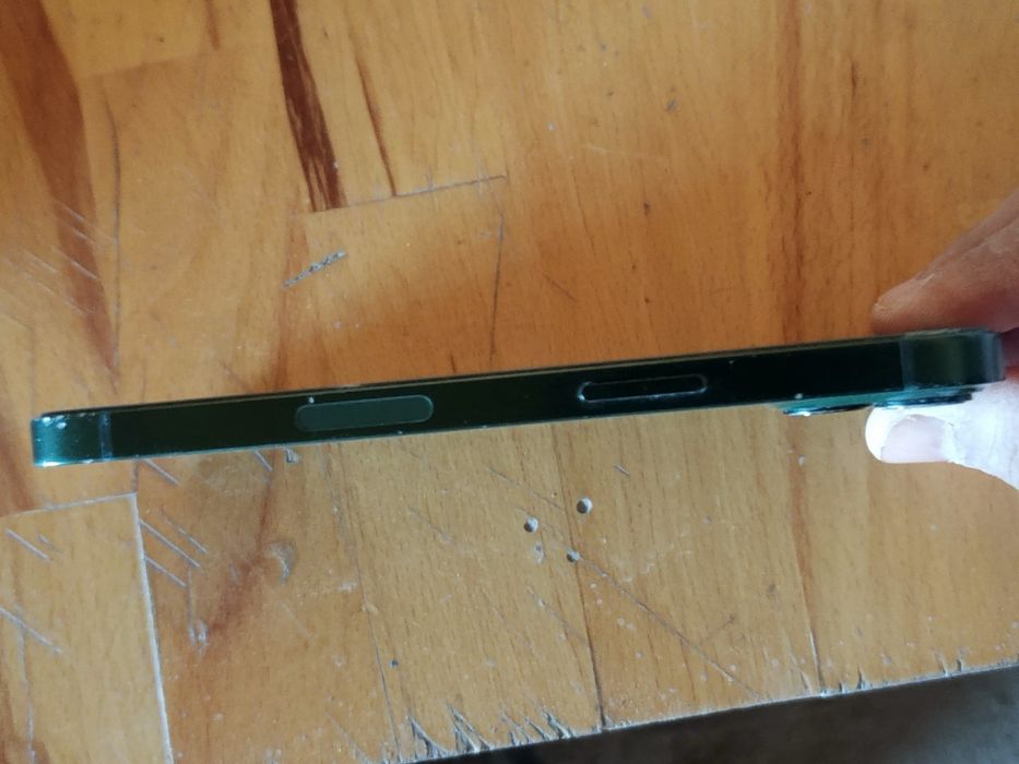 В продаже Iphone 13