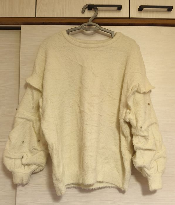 Скидка Свитера листайте карусель