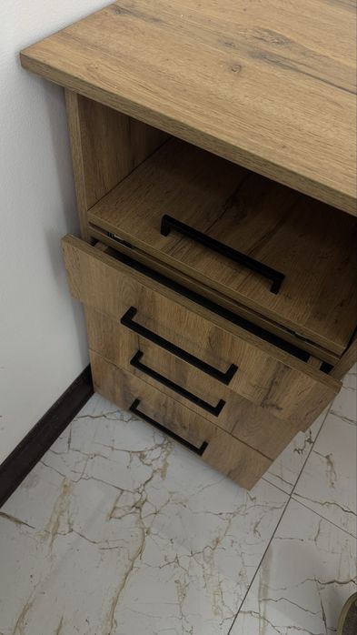 Продам маникюрный стол