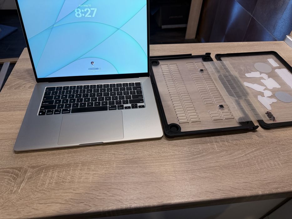 MacBook Air 15 inch M2 1TB 24RAM 2023