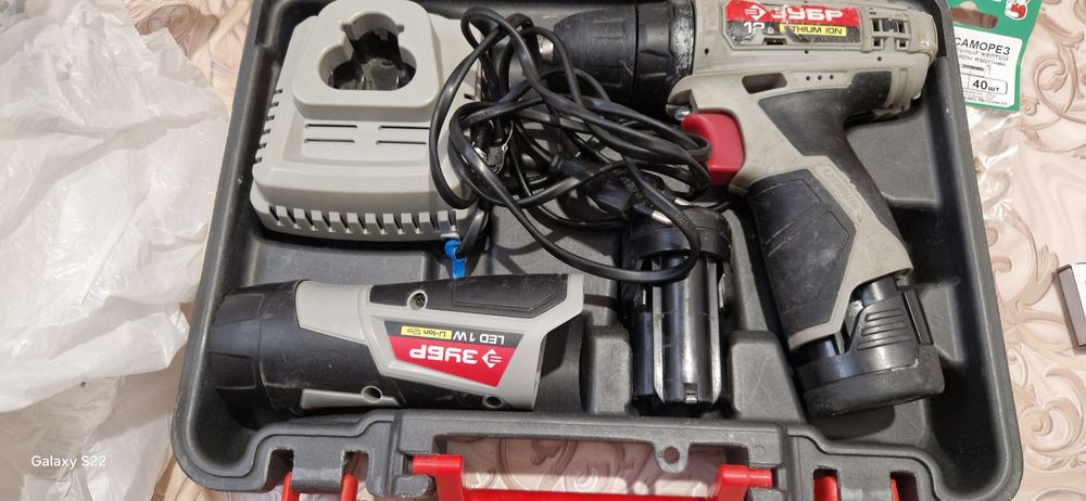 Шуруповёрт Зубр нерабочий.