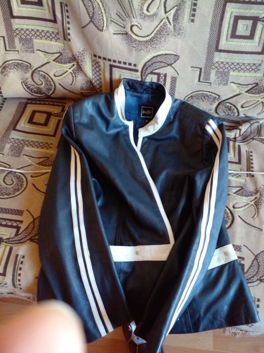 Продам куртку недорого